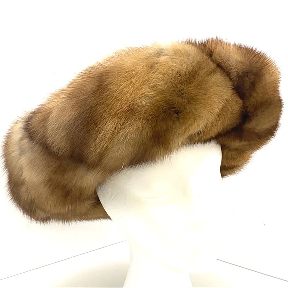 deCarlis Women's Fox Fur Roller Hat - Picture 3 of 12